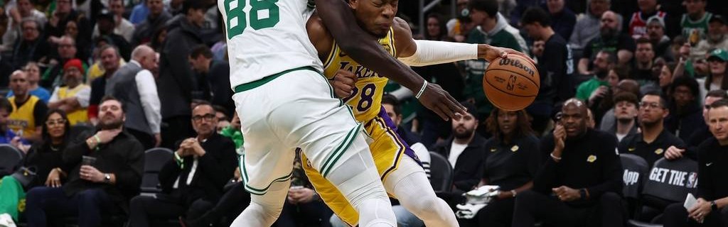 东詹全休战里夫斯36+8 湖人一节花惨败凯尔特人