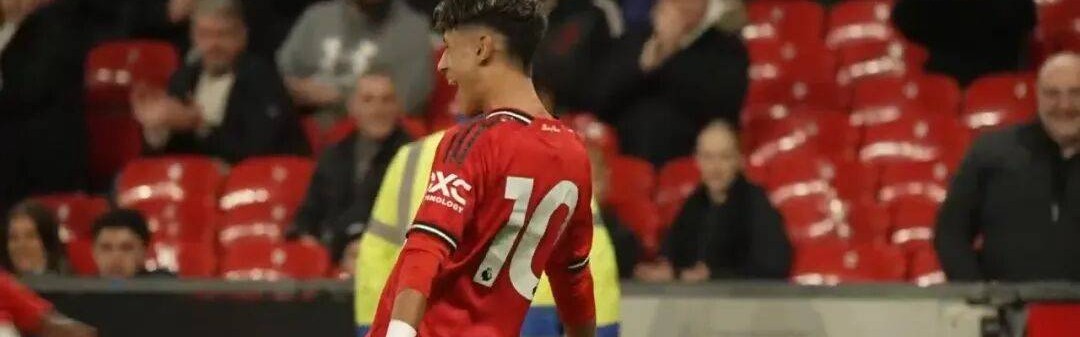 曼联小梅西老特拉福德首次破门！踢得像内马尔，弗爵与之一起看球