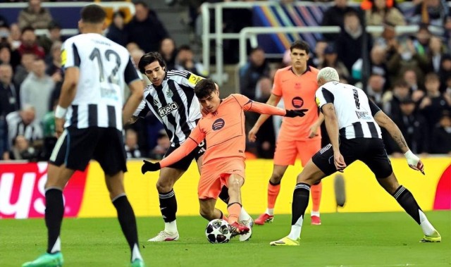 欧冠巴萨客场1比1纽卡斯尔，次回合主场很悬，残阵出战靠运气拿分