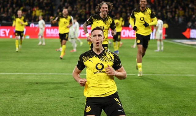 德甲最新积分榜与射手榜解析：法兰克福惜败，多特蒙德强势登顶第二