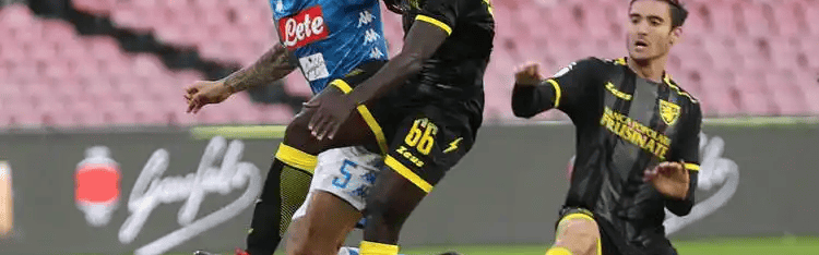 意甲焦点战：那不勒斯VS维罗纳，争冠保级生死局