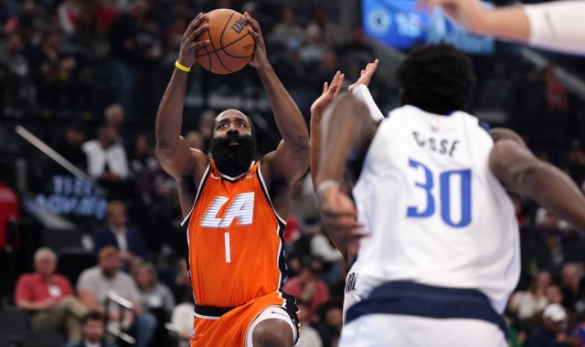 弗拉格35+8哈登空砍29+8+11 独行侠送快船四连败