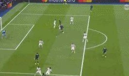 吕迪格抱摔哈兰德引爆欧冠争议！VAR只看一遍判点球，瓜迪奥拉暴怒现场