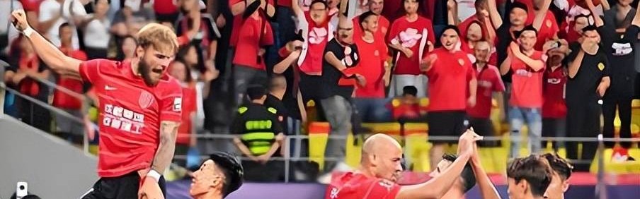 成都蓉城刚官宣徐正源下课，他就决定去法甲执教，同时点名邀请韦世豪转会加盟