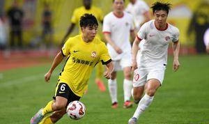 21岁国足新星即将登陆英超，签约后或将租借至英冠球队