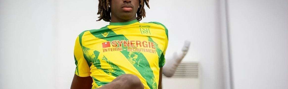 17岁法甲天才中卫横空出世，巴萨对他情有独钟，6大豪强展开疯抢