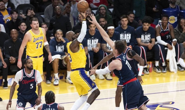 东契奇38+11詹姆斯13+11 伦纳德31分湖人胜快船