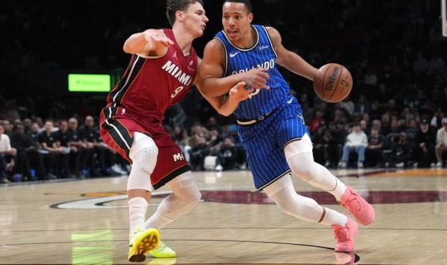 班凯罗31+12阿德巴约21+12 魔术险胜热火